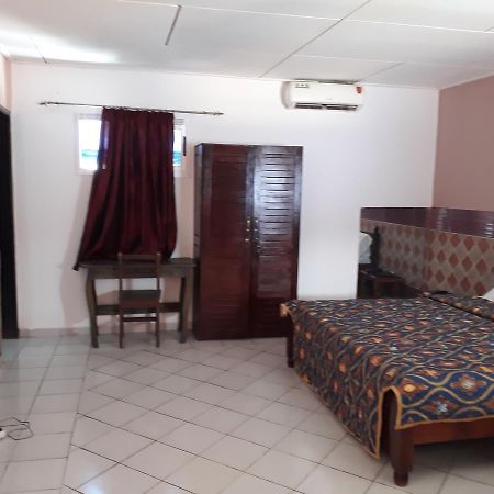 Hotel Residence Seven 7 Abidjan Eksteriør bilde